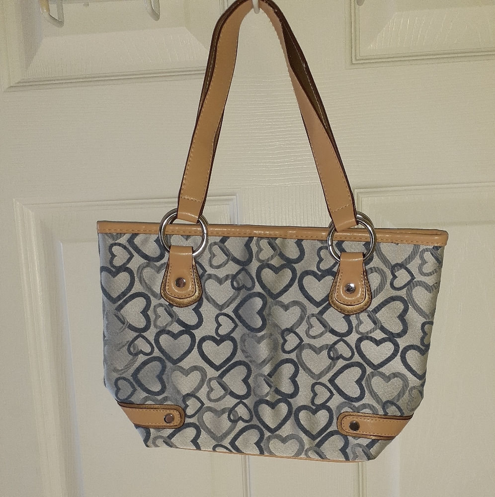 Purses - Picture 7 of 8